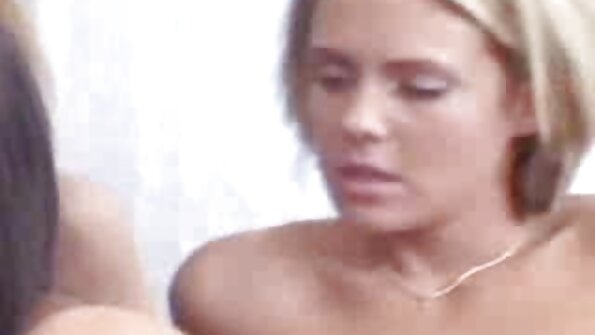 Adorabil pieptoase blonde amatori face webcam porno cu vedete romance in masina